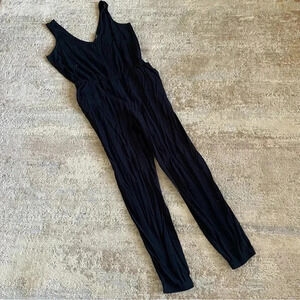 Forever 21 Black Skinny Leg Jumpsuit Sleeveless Solid Black Rayon: Large